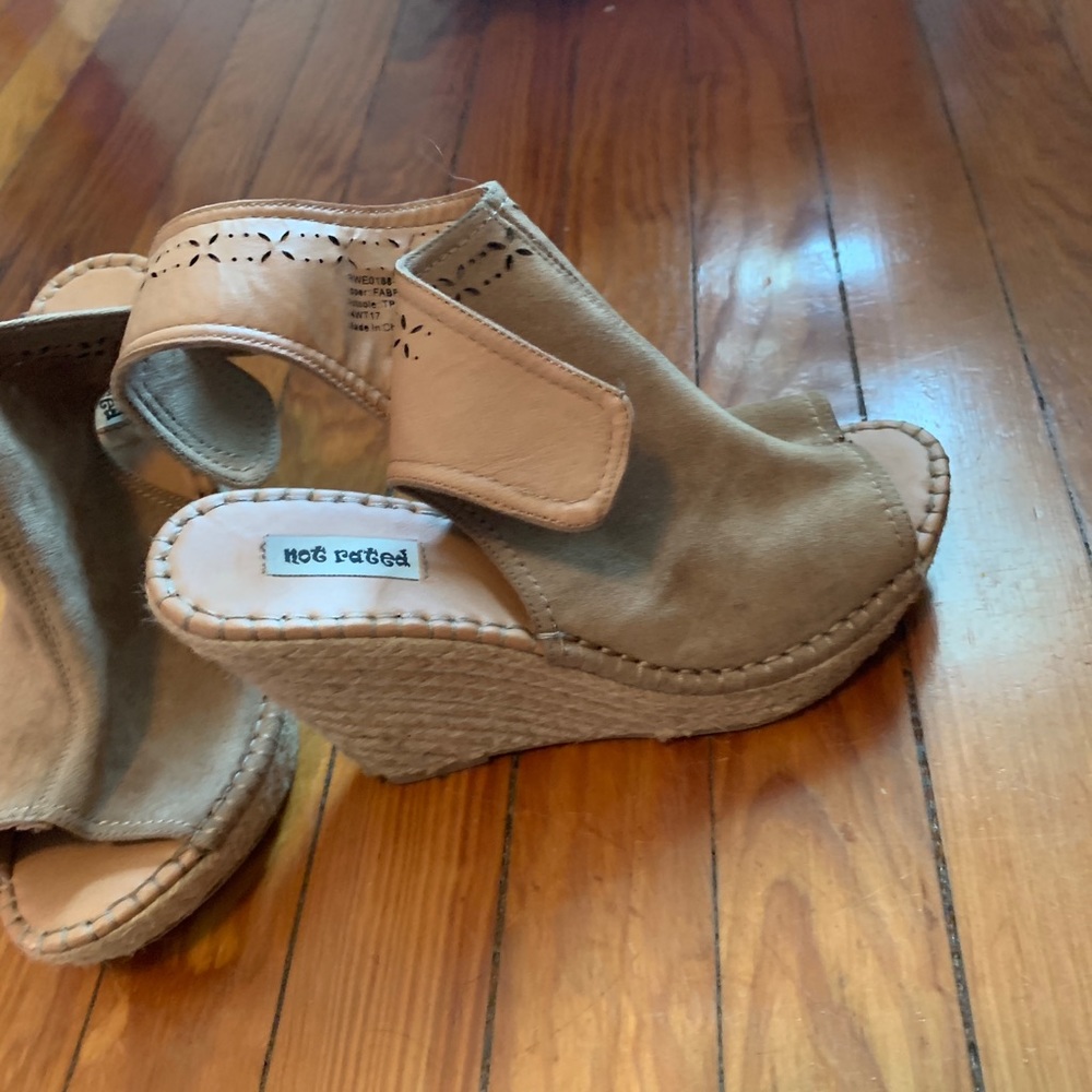 Tan wedges